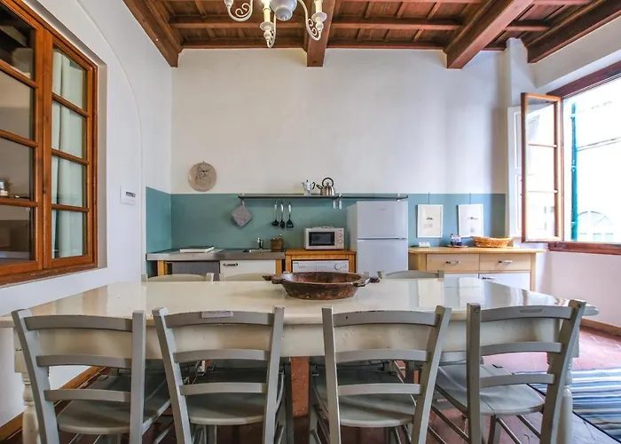 Space, Comfort And Beauty Near Ponte Vecchio